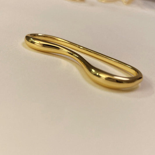 Sleek Gold - Tone Auricle Clip - Umber Shade