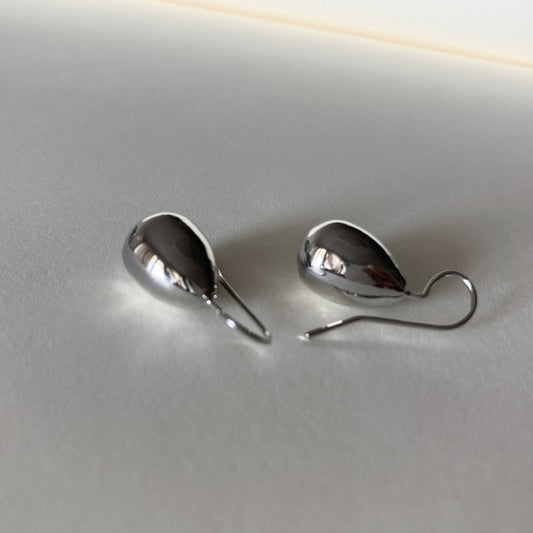 Teardrop earrings