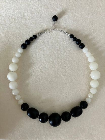 Black & White Bodhi Ebony Necklace - Umber Shade