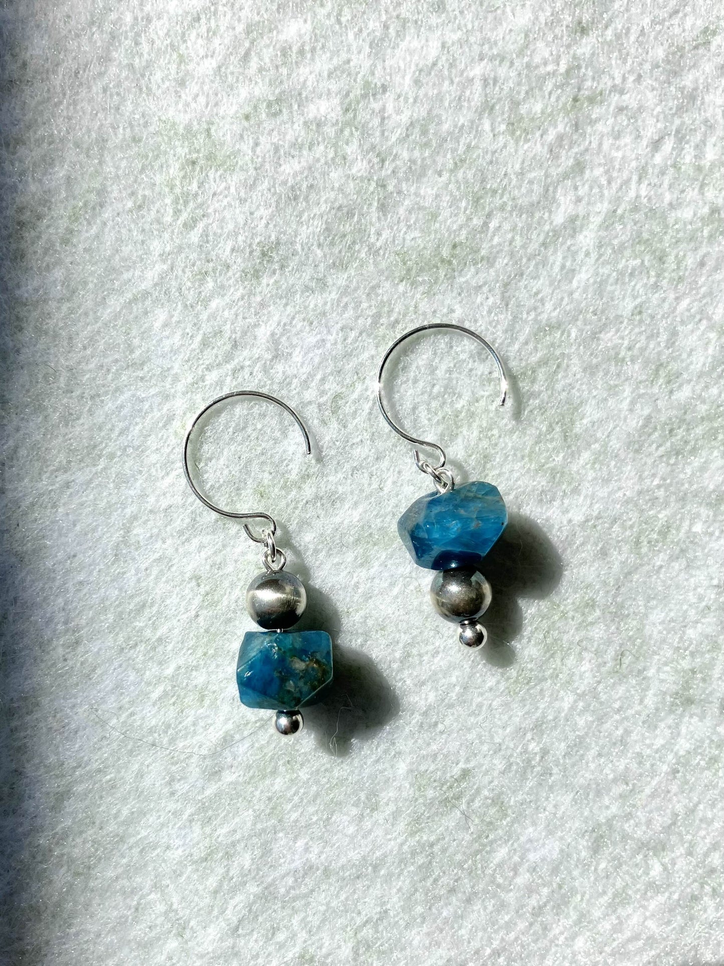 Blue Touch - Umber Shade