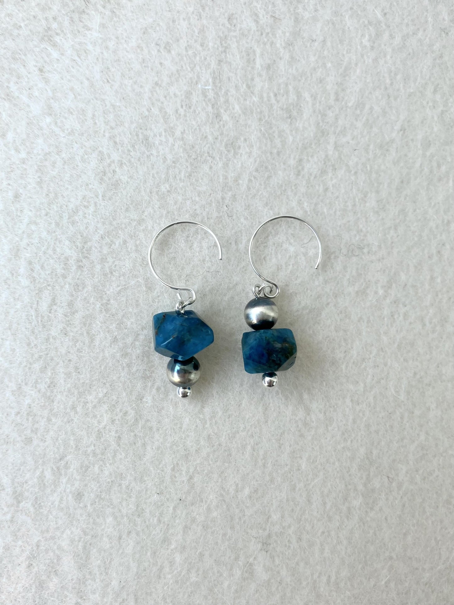 Blue Touch - Umber Shade