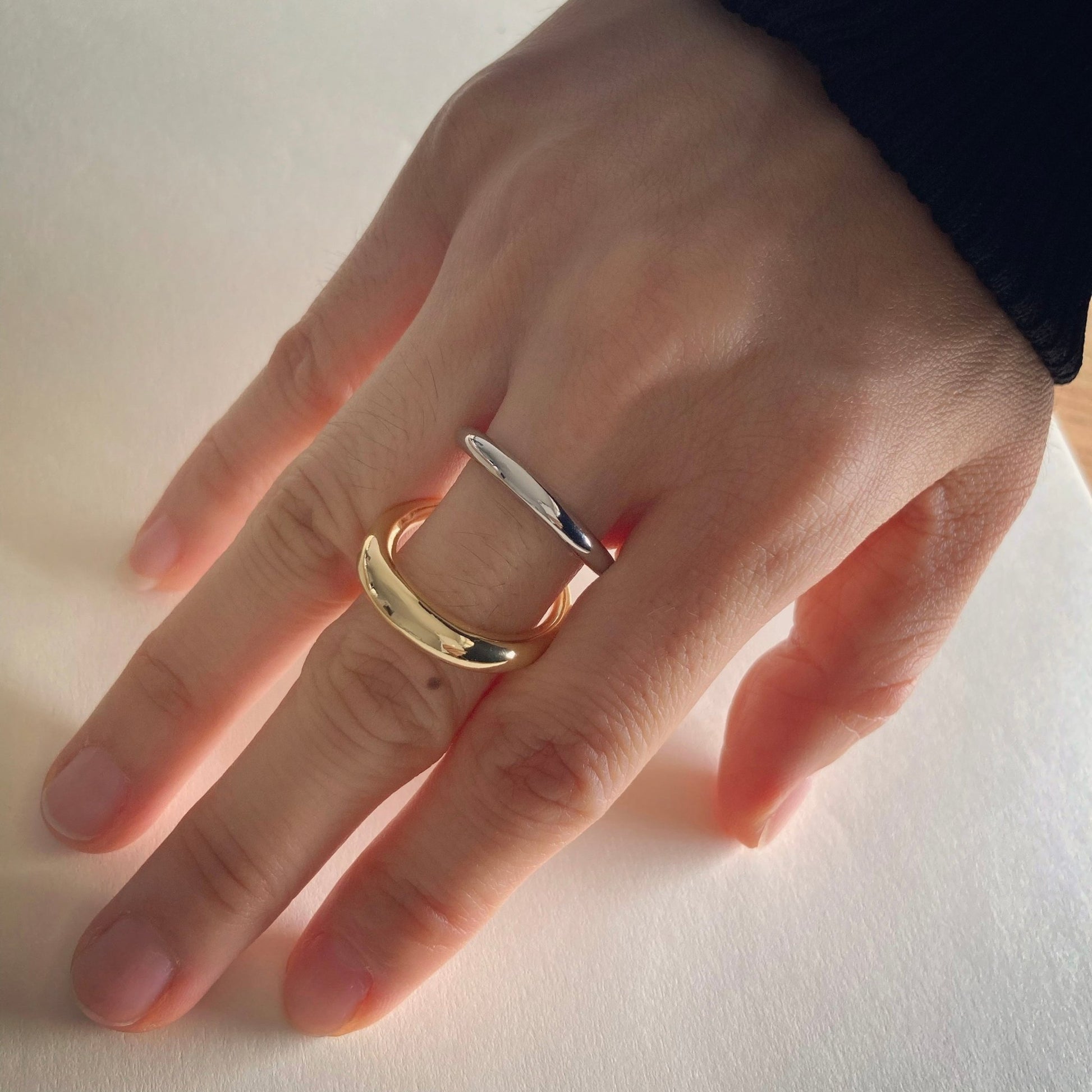 Dual - Tone Interlocking Ring - Umber Shade