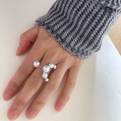 Elegant Pearl Cluster Ring - Umber Shade