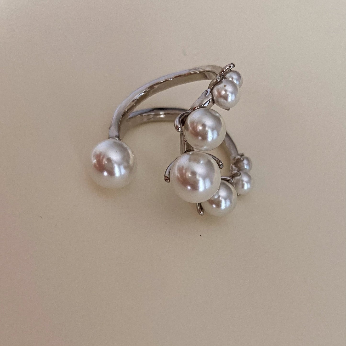 Elegant Pearl Cluster Ring - Umber Shade