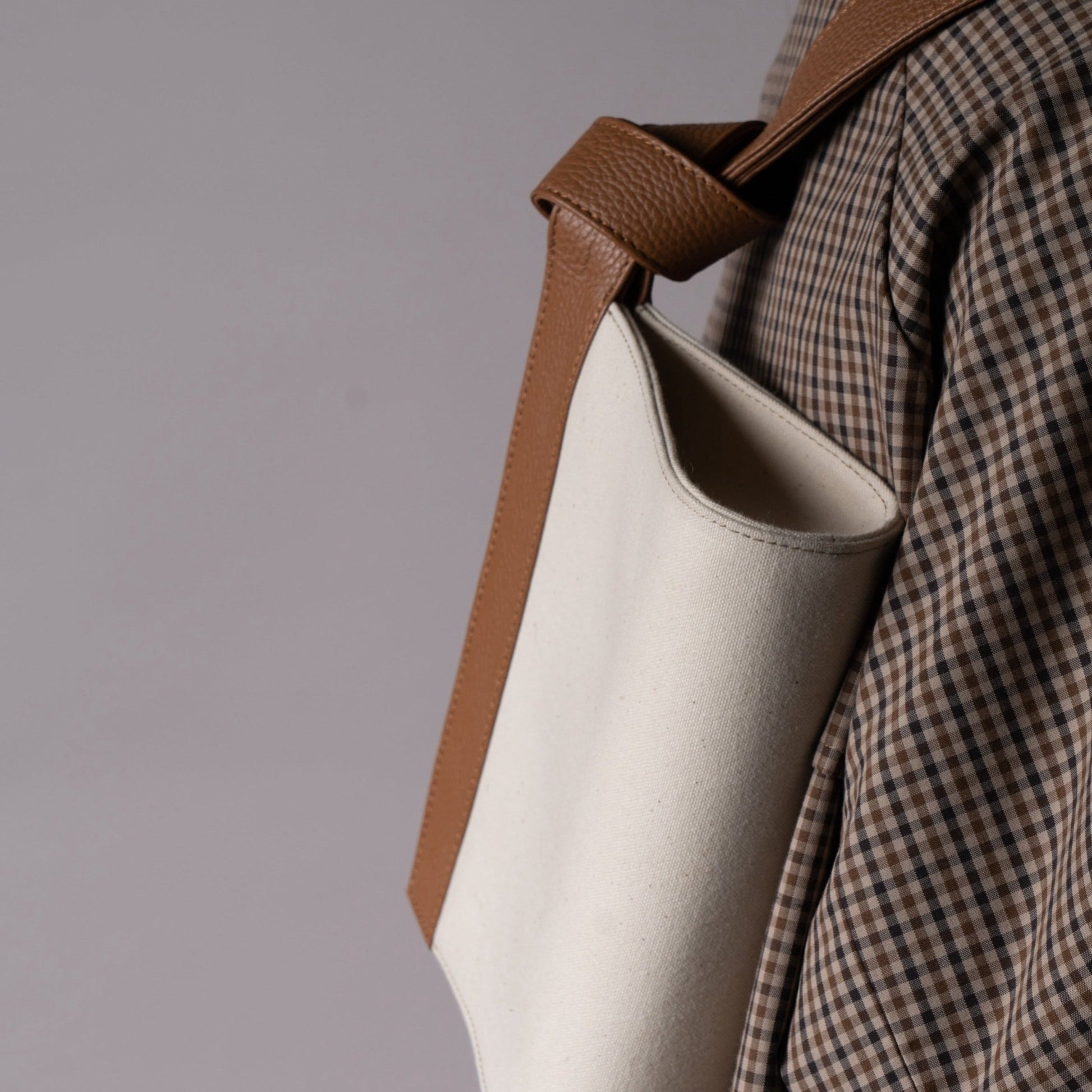 Kurashiki Canvas knot Clutch - Umber Shade