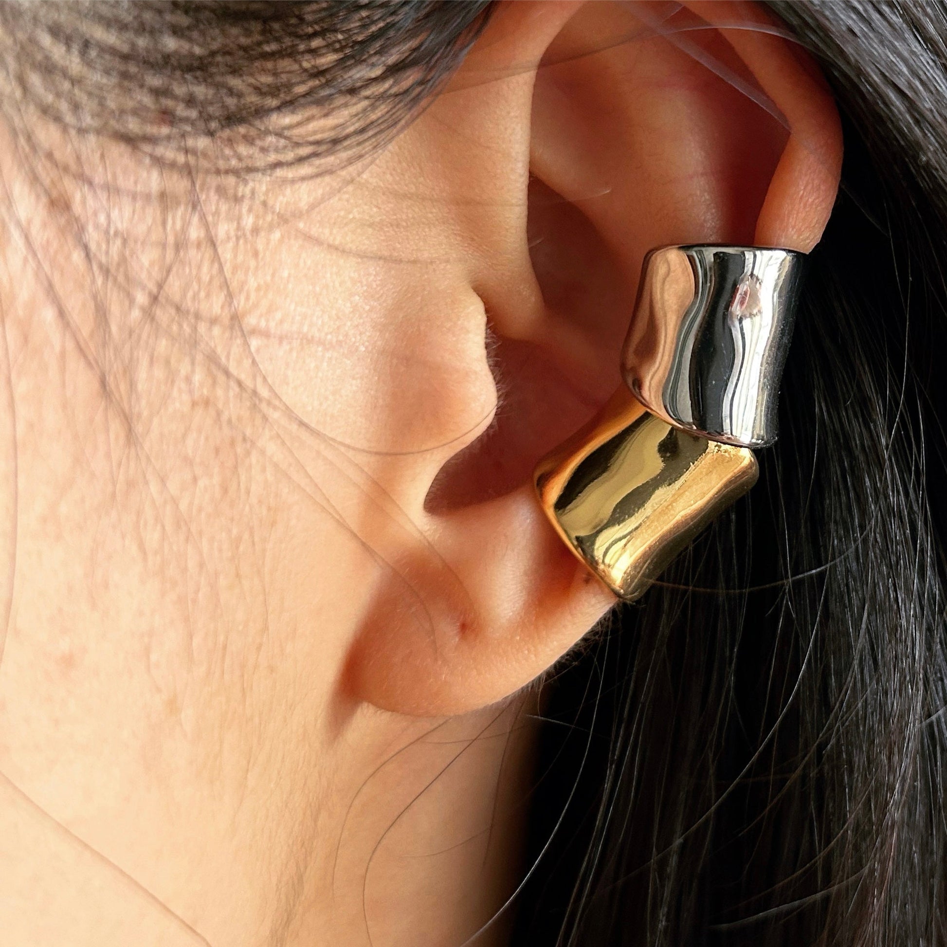 Minimalist Ear Cuff in Gold / Silver - Umber Shade