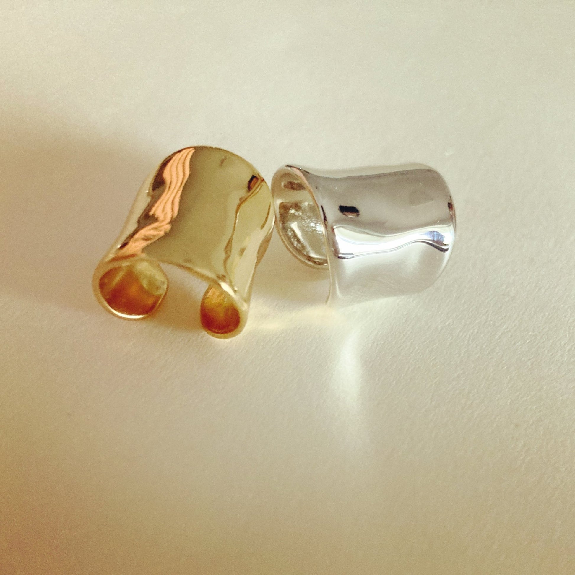 Minimalist Ear Cuff in Gold / Silver - Umber Shade