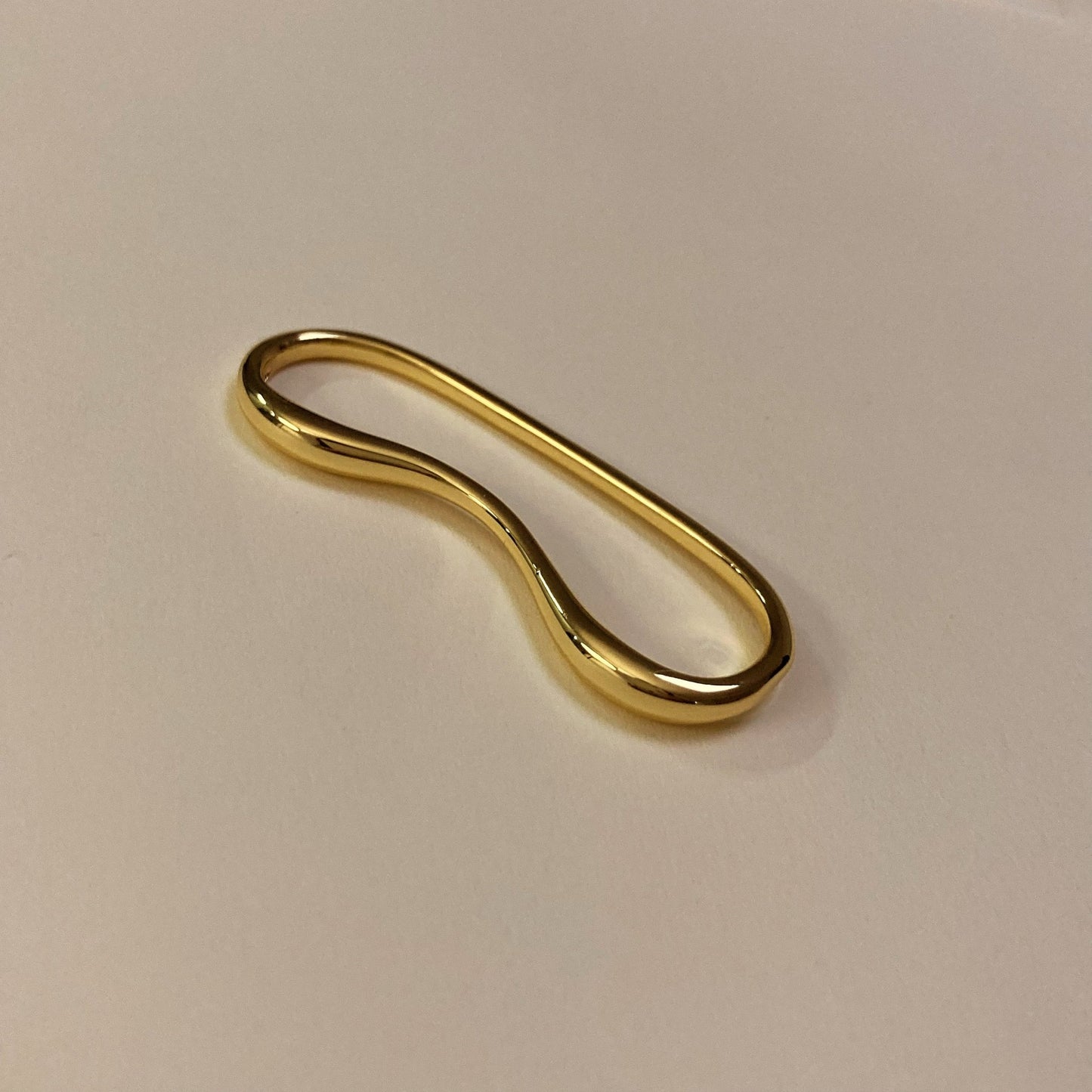 Sleek Gold - Tone Auricle Clip - Umber Shade