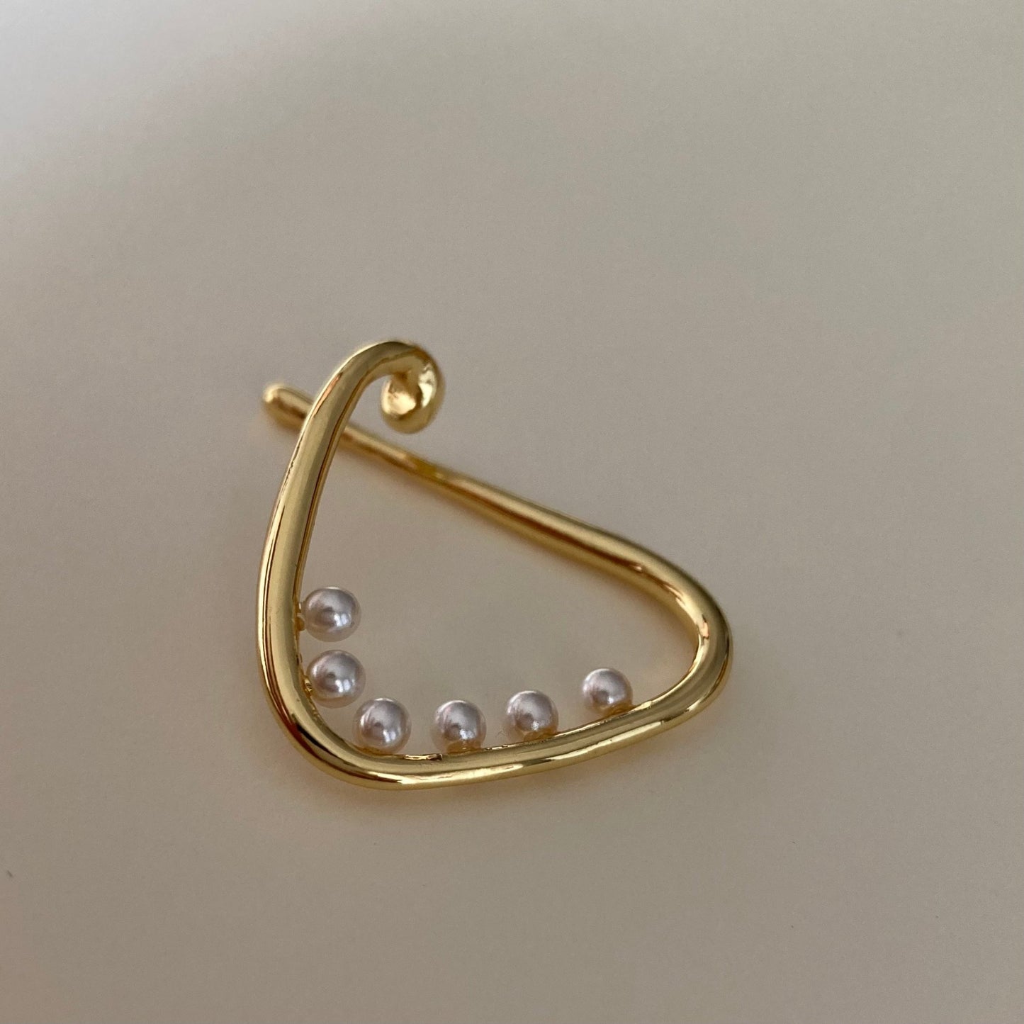 Wrap - around Dainty Pearl Ear Cuff - Umber Shade