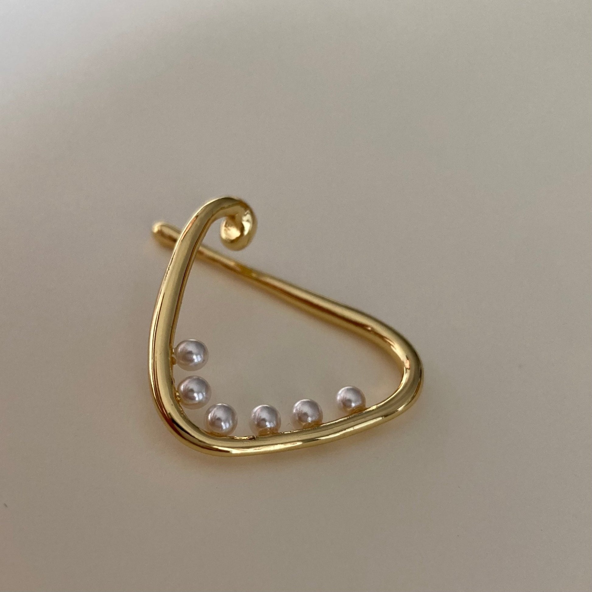 Wrap - around Dainty Pearl Ear Cuff - Umber Shade