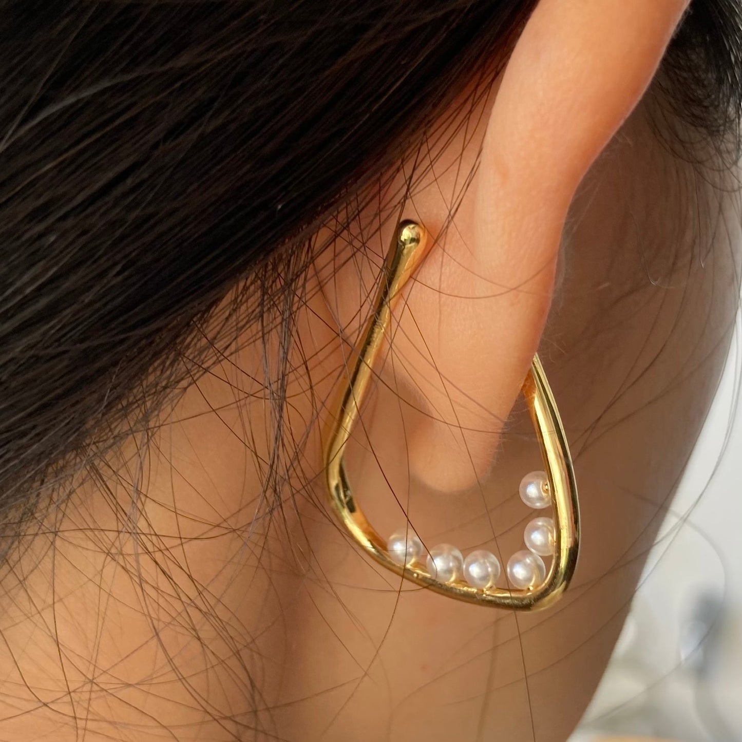 Wrap - around Dainty Pearl Ear Cuff - Umber Shade